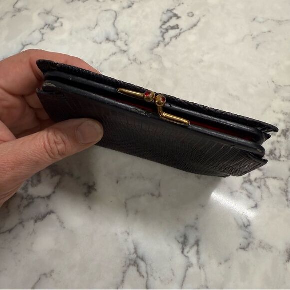 Elegant vintage Black lizard and Gold with ruby crystal Clasp Wallet - Picture 7 of 11